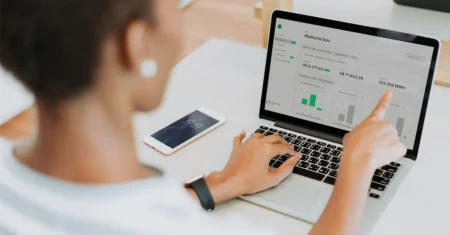 Clarke Energia abre vaga home office para brasileiros interessados em atuar como Gestor de Relacionamento com o Cliente