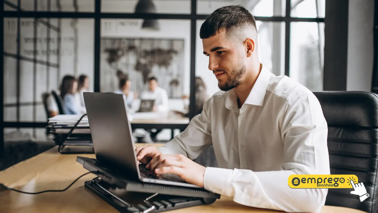 Aurum busca pessoas para trabalhar em casa! Empresa está com 5 vagas home office abertas em site de recrutamento