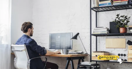 Técnico de Suporte com salário de R$ 2.100/mês. Vaga home office para ensino médio completo com  jornada de 4 dias
