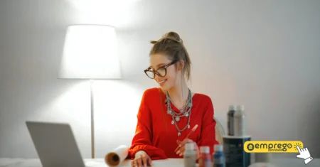 Trabalho remoto como Analista de Experiência do Cliente na Avenue! Conquiste sua vaga home office com benefícios de CLT