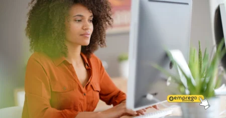 Vaga home office: Analista de Mídia na La Moda com atuação em grandes marcas