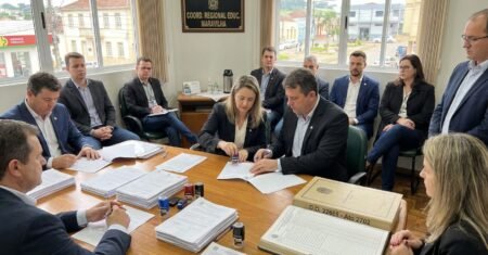 Aprovados na 3ª chamada do concurso do magistério de SC tomam posse na CRE de Maravilha, reforço efetivo chega às escolas com respaldo no Diário Oficial