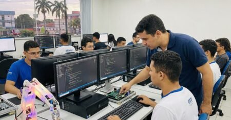 Jovens do Amapá ganham chance real de entrar na tecnologia, Senai abre 60 vagas gratuitas com bolsa de R$ 700 e aulas de Programação Full Stack em Macapá