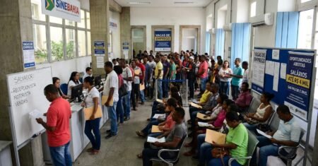 SineBahia divulga vagas de emprego em Salvador, Lauro de Freitas e outras cidades da RMS com salários de até R$ 4 mil nesta quarta-feira 11